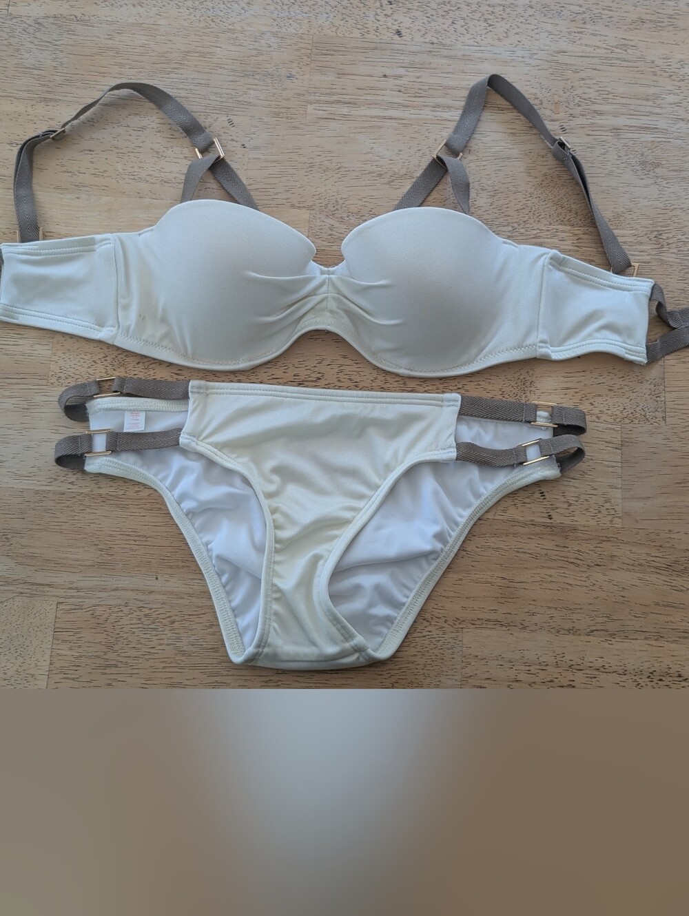 Victoria's Secret XS 32C Cream Bikini Set with Taupe Straps. Like New